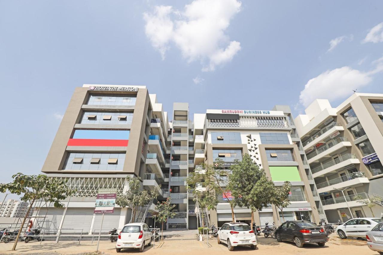 Oyo Flagship 86605 Hotel The Meriton Αχμπανταμπάντ Εξωτερικό φωτογραφία